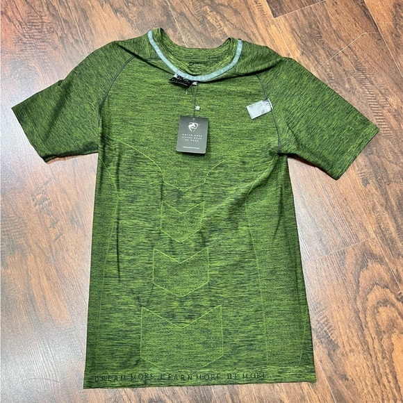 ALPHALETE MUSCLE SHIRT GYM SHIRT NWT MEDIUM VERY STRETCHY - Picture 12 of 16